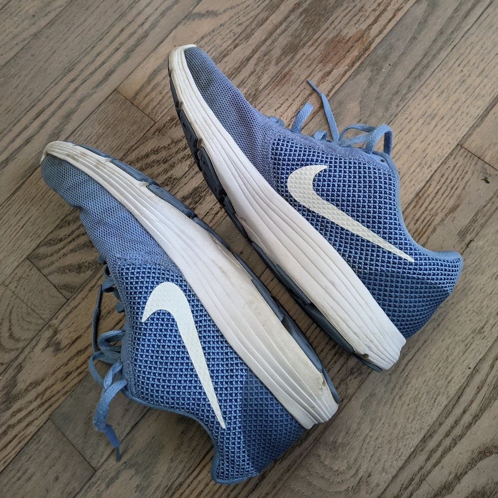 Nike Revolution 3 running shoes, women's 11